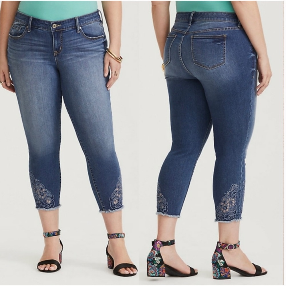 Torrid Sophia Crop Hampton Cut Out Emblem Jeans
